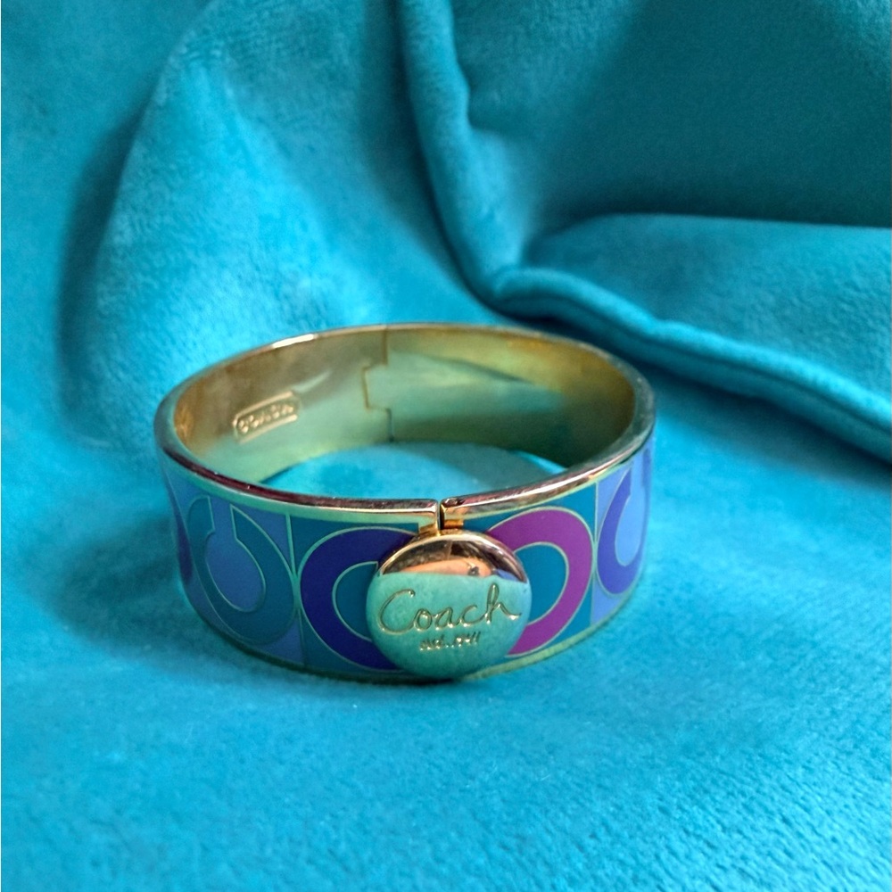 RARE VINTAGE COACH ENAMEL SIGNATURE CC LOGO HINGED BANGLE - Picture 3 of 11